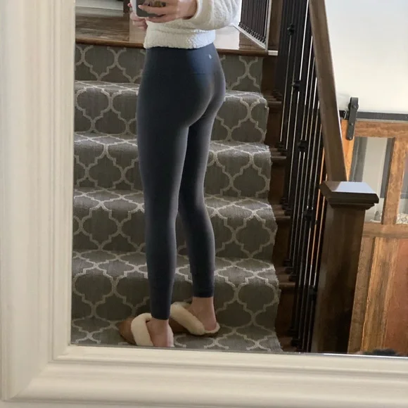 ‼️Lululemon Aligns‼️ultra low rise gray leggings with tags size 4 authentic!!! - Picture 2 of 5